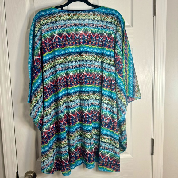 NWT. Susan Graver poncho style Top size 3X. Poncho. Green, blue, red - Picture 9 of 10